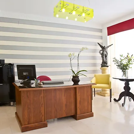 Hostal Apartamentos Abril 